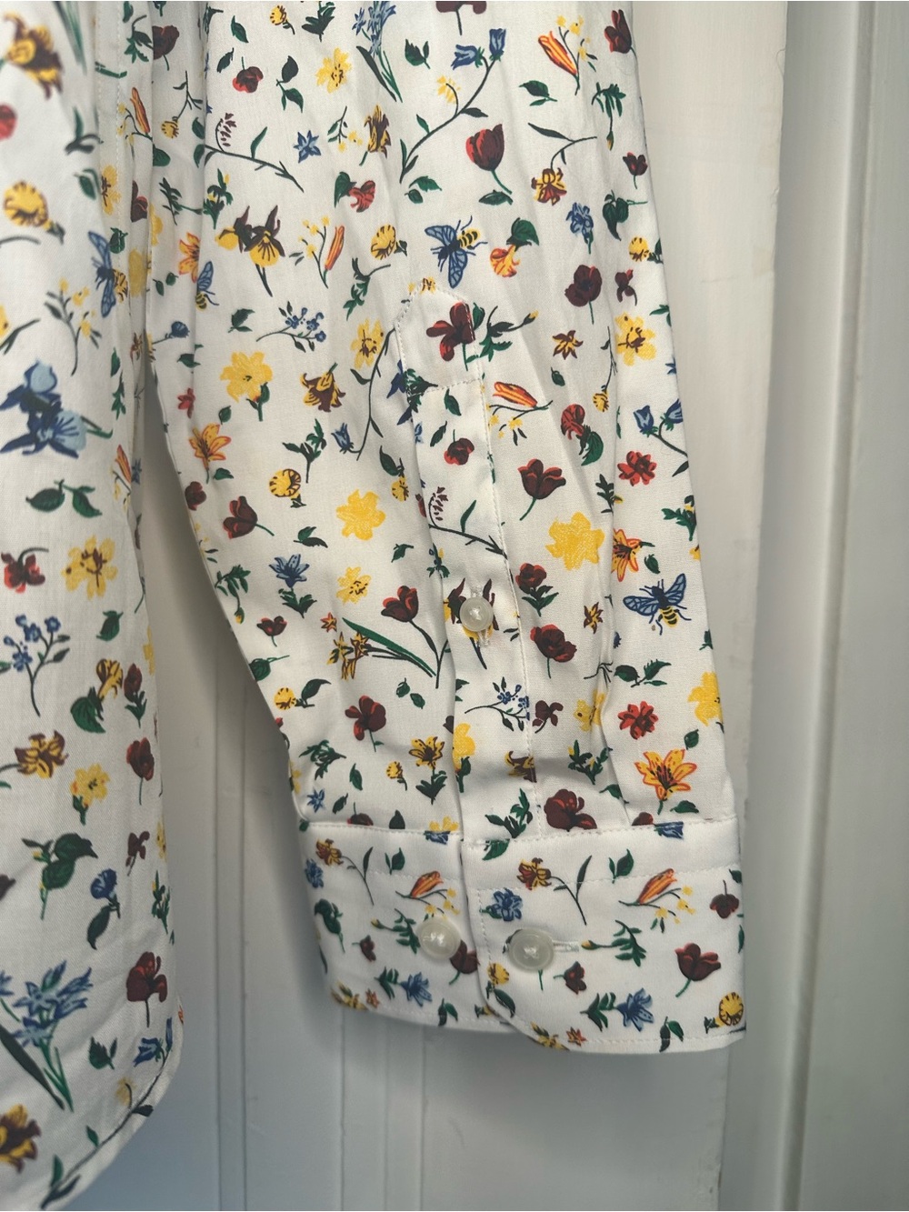 Express White Button-Down Shirt with Multicolor Floral and Bee Print - Picture 4 of 7